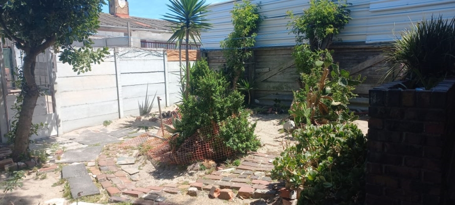 1 Bedroom Property for Sale in Athlone Western Cape